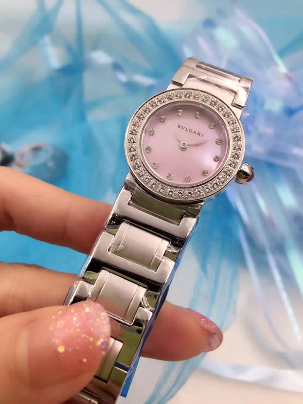 ブルガリ時計正面デザイン